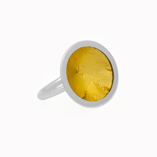 Lens in Gold